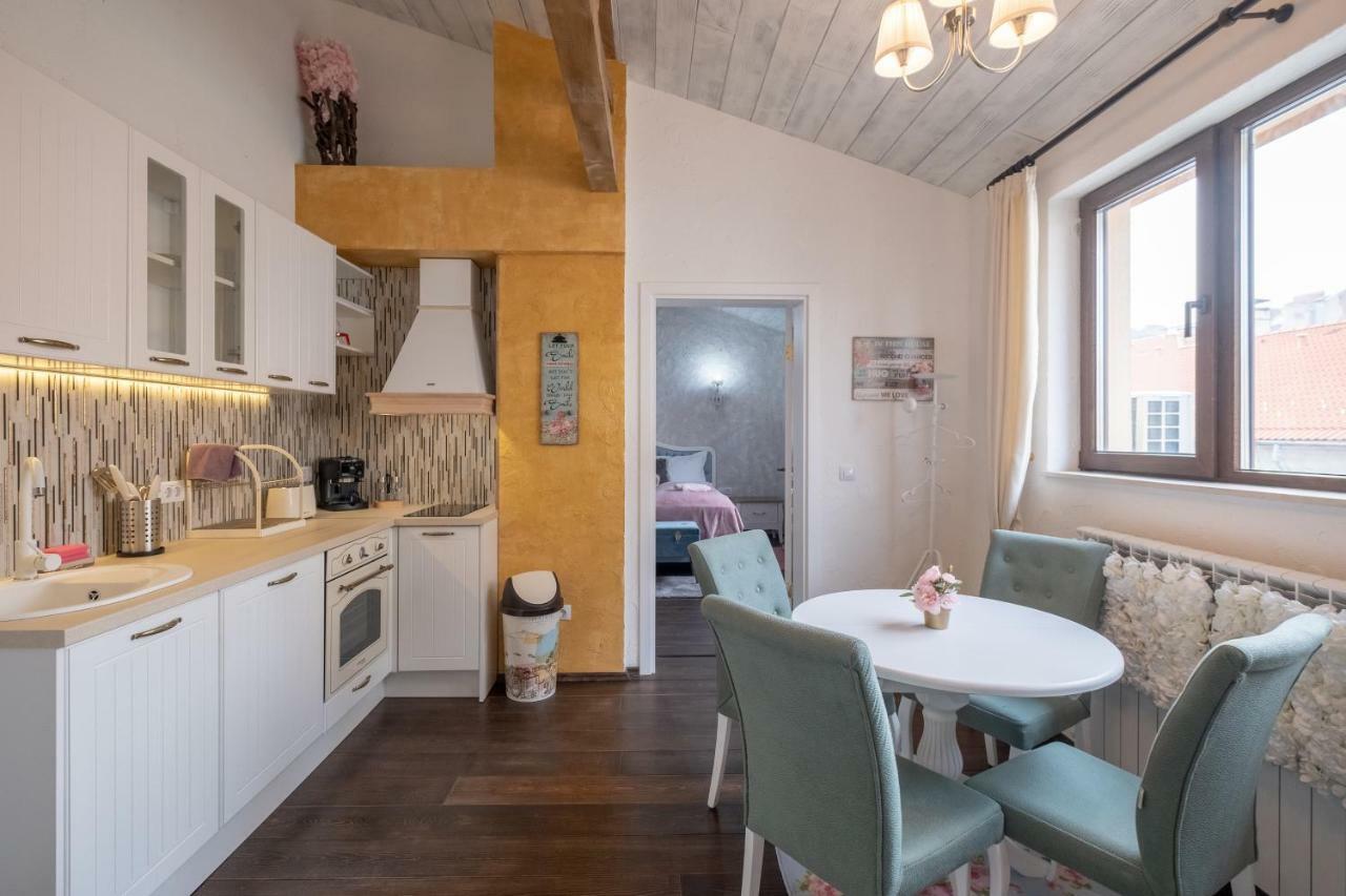 1-bedroom Designer On Hristo Belchev Str Appartamento *
