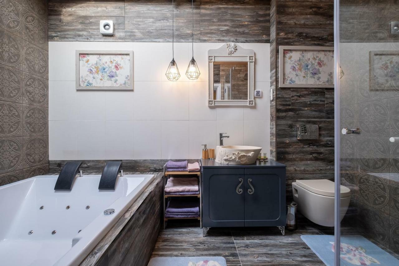 1-bedroom Designer On Hristo Belchev Str Appartamento *